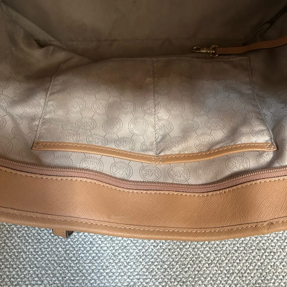 MICHAEL KORS 2TONE JET SET SHOULDER TOTE HANDBAG - Picture 7 of 9